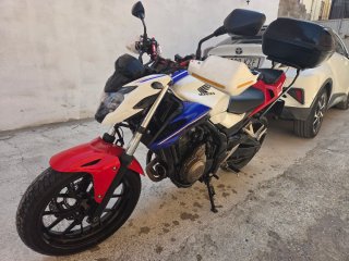 Honda CB500F Naked Roja, Blanca y Azul