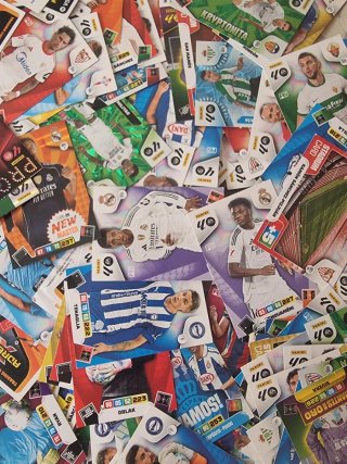 ‼️Se vende o cambio‼️Lote cromos fútbol Adrenalyn