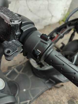 piña izquierda Kymco gran dink 125