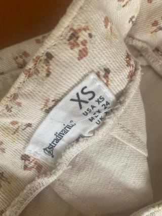 Falda mini floral Stradivarius Talla XS