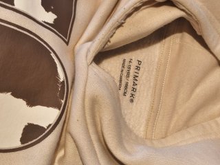 Sudadera chica beige con estampado 72