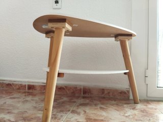Mesa auxiliar salón madera y mármol