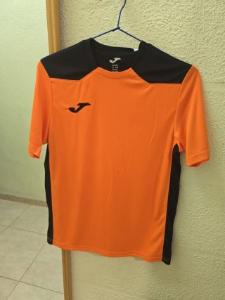 Camiseta Joma niño naranja y negra Talla 12