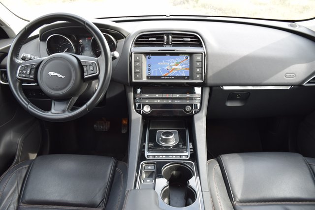 Jaguar F-Pace 2017