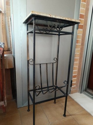 Mueble forja y mármol