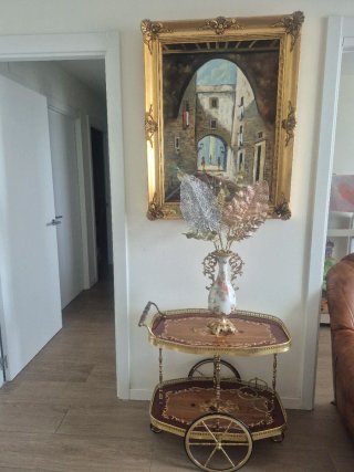 Carrito y cuadro antiguos dorados