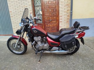 Kawasaki Vulcan Cruiser Negra y Roja.