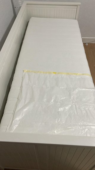 Divan Hemnes Ikea con 2 colchones