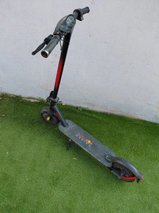 Patín Eléctrico Red Bull Racing