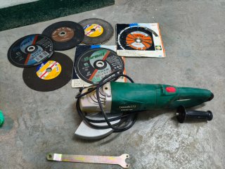Amoladora y discos de corte