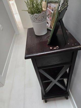 Mesita auxiliar de madera y metal