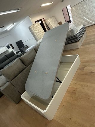 Canapés canapés canapés canapés canapés canapés...