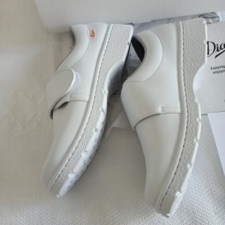 Zuecos Dian blancos trabajo