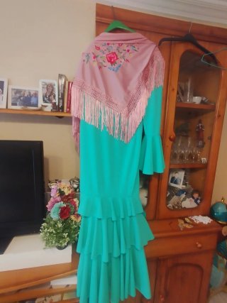 Traje de flamenca verde,ideal ferias o romerías