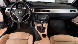 BMW E93 2011