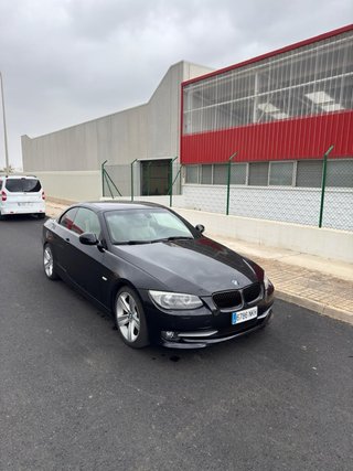 BMW E93 2011