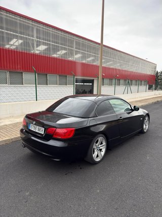 BMW E93 2011