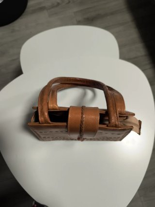 Bolso de piel auténtica con grabado