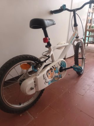 Bicicleta infantil Btwin blanca