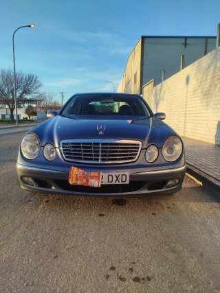 Mercedes-Benz e 220  2004