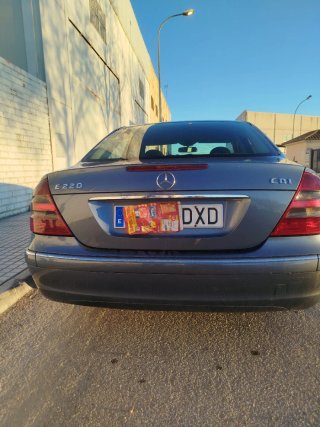 Mercedes-Benz e 220  2004