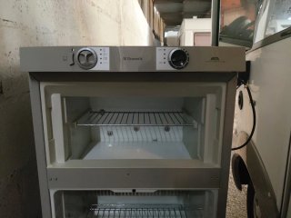 Frigorífico Dometic y Horno a GAS. AUTOCARAVANAS