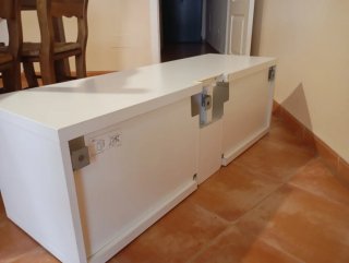 Mueble television blanco pequeño