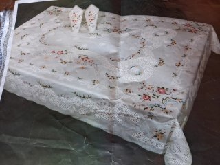 Lote de manteles de tela blancos