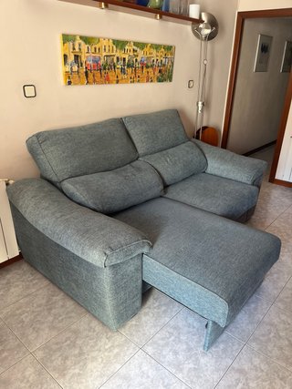 Sofá 2 plazas gris-azulado  muy ancho y muy cómodo