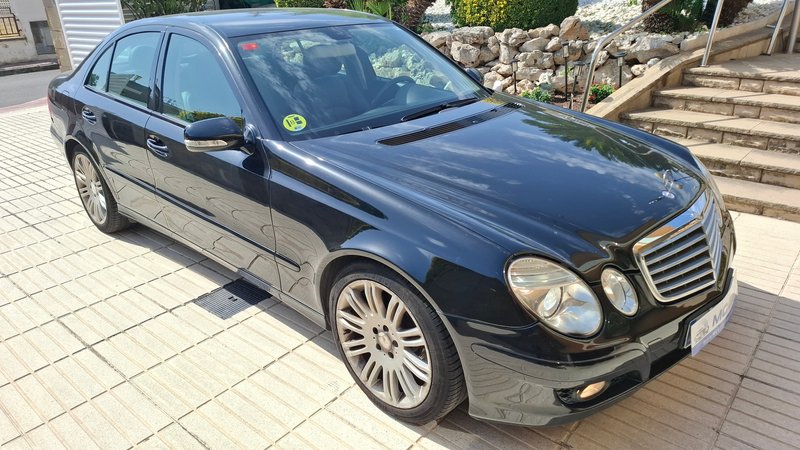 Mercedes-Benz Clase E E 220 CDI Avantgarde 4p (W211) 2008, foto 3