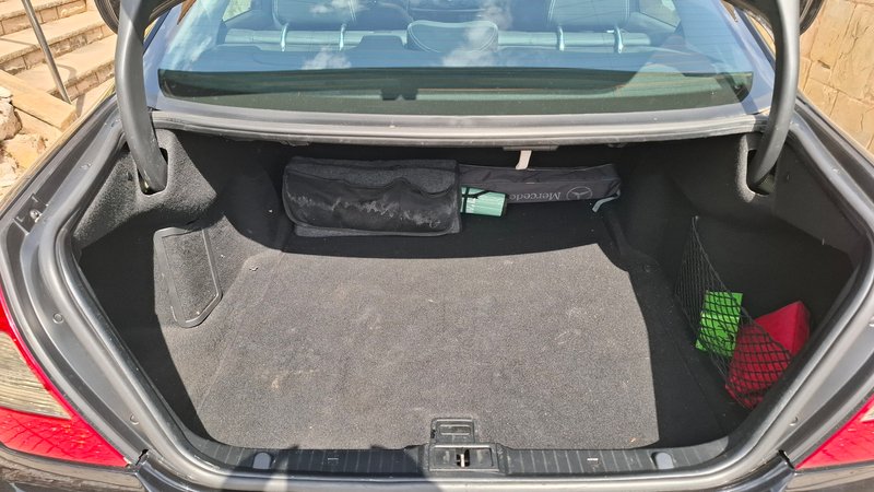 Mercedes-Benz Clase E E 220 CDI Avantgarde 4p (W211) 2008, foto 9