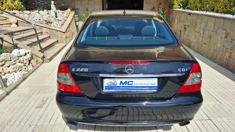 Mercedes-Benz Clase E E 220 CDI Avantgarde 4p (W211) 2008, foto 5