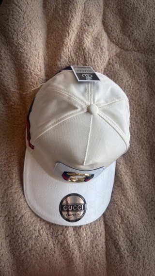 Gorra LA Flores Bordadas Perlas Beige