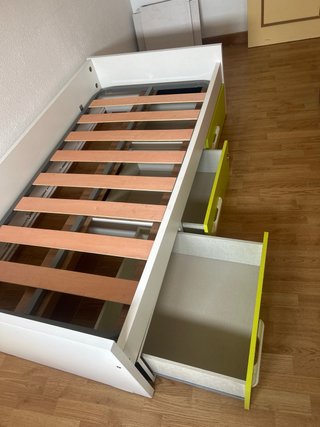 Cama infantil con cajones