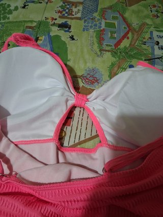 Bañador rosa sin estrenar color llamativo