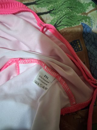 Bañador rosa sin estrenar color llamativo