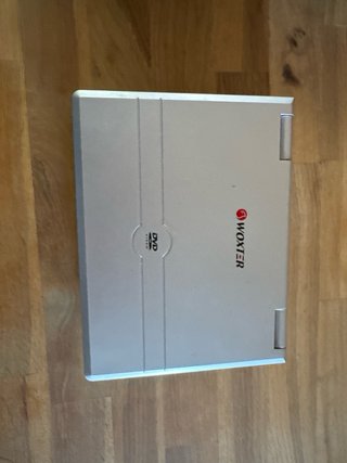 DVD Portátil Wonster + Películas (Para Reparar)