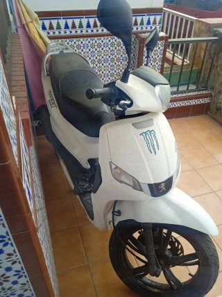 Peugeot Tweet 125 - 200€
