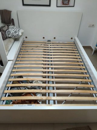 Cama Ikea con colchón y cajoneras