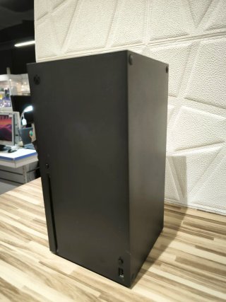 Console Xbox Series X da 1 TB con controller verde