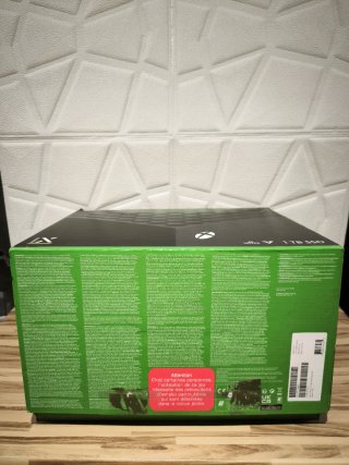 Console Xbox Series X da 1 TB con controller verde