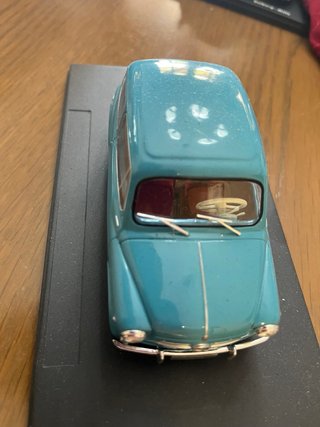 Coche de colección azul