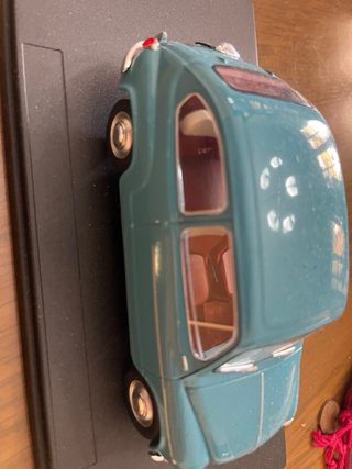 Coche de colección azul