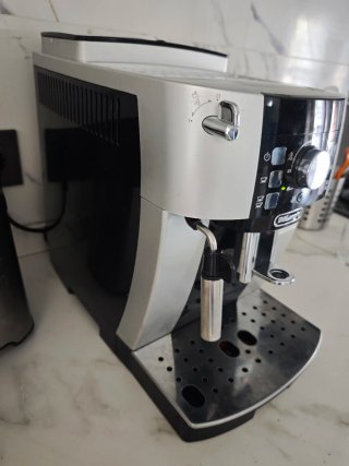 Cafetera Delonghi Magnifica S