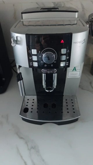 Cafetera Delonghi Magnifica S