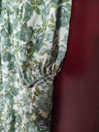 Vestido largo con volantes floral