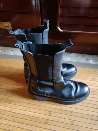 Botines negros caña media