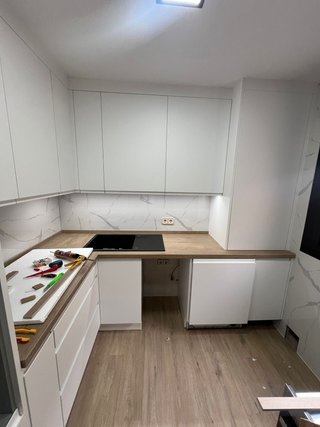 ESTRENA COCINA SIN OBRAS EN MÁLAGA ✨ | Renovación