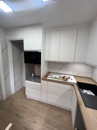 ESTRENA COCINA SIN OBRAS EN MÁLAGA ✨ | Renovación