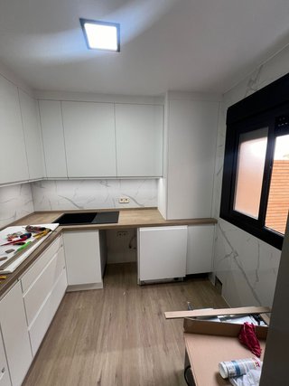 ESTRENA COCINA SIN OBRAS EN MÁLAGA ✨ | Renovación